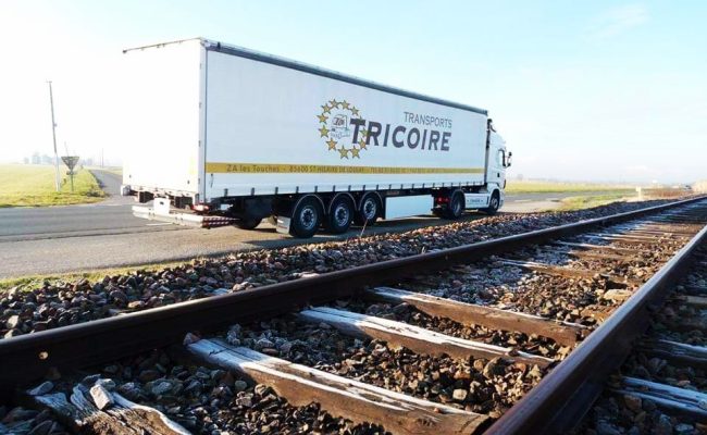 Camion de Transports Tricoire, transporteur routier à Saint-Hilaire-de-Loulay